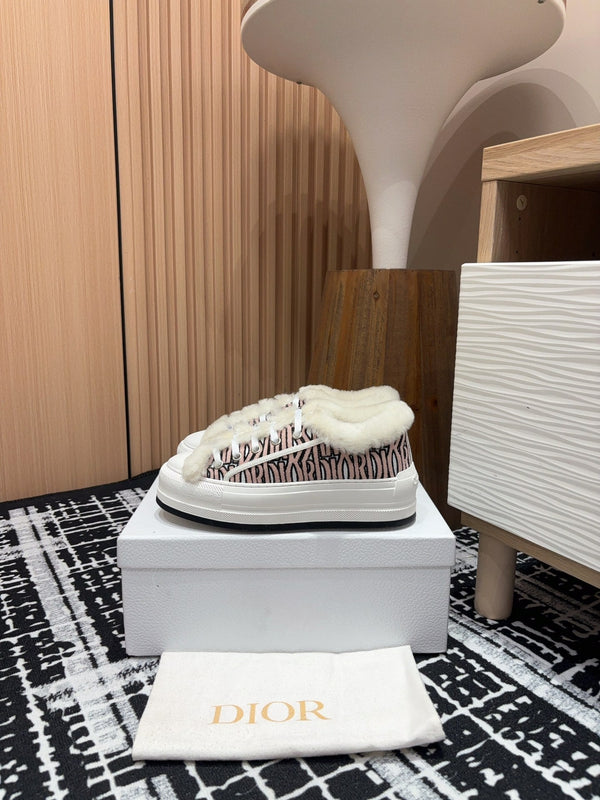 CD Walk'n'Dior Platform Sneaker Pale Pink Canvas And Fleece Lining