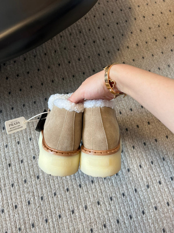 Prada 25s platform ankle boots beige suede and wool 538438