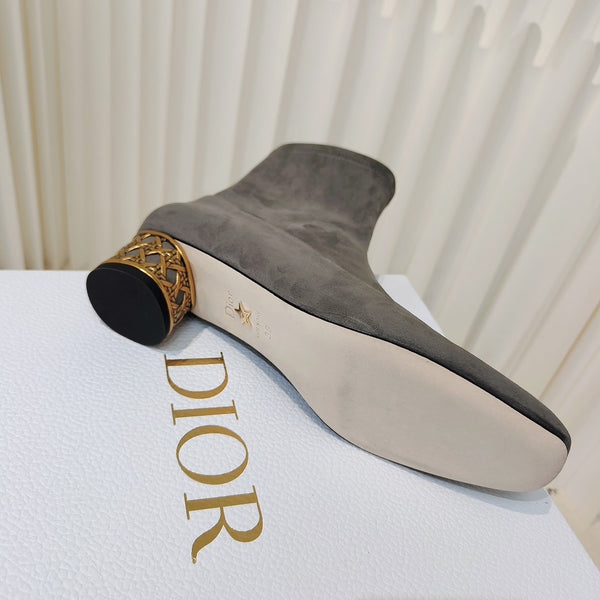 Stivaletti Miss Dior 40mm in camoscio grigio 111391