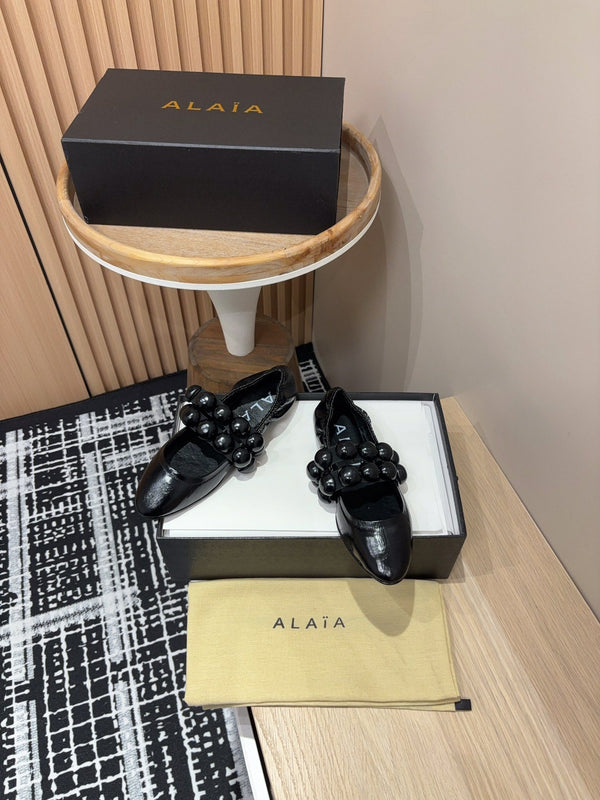 Alaila Sphere Ballet Flats In Black Glossy Calfskin 964200