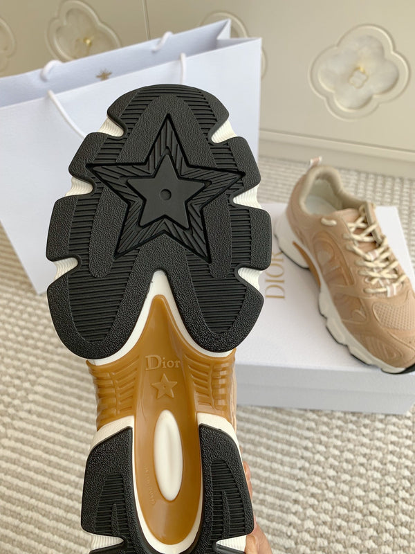 Sneaker CD Chrono in tessuto a rete marrone e pelle scamosciata 105381