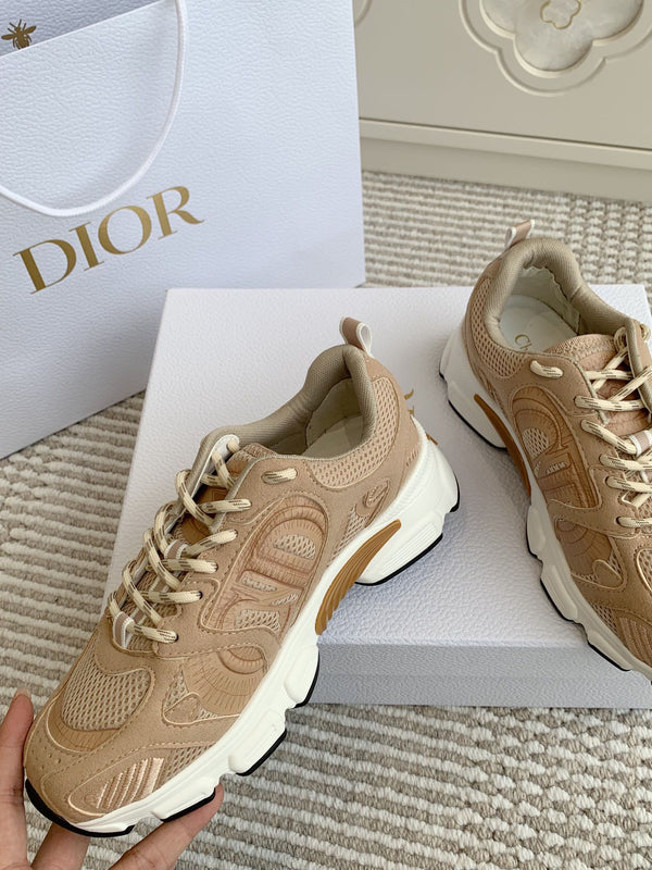 Sneaker CD Chrono in tessuto a rete marrone e pelle scamosciata 105381