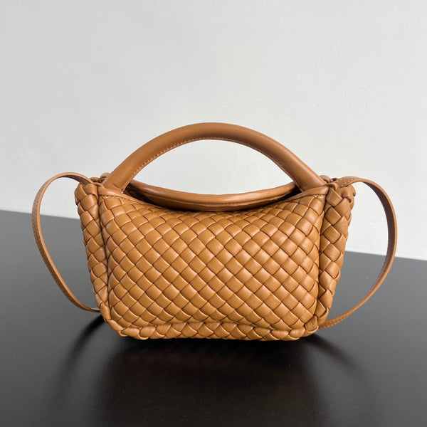BV Small Cobble Top Handle 23cm Pelle di agnello dorata