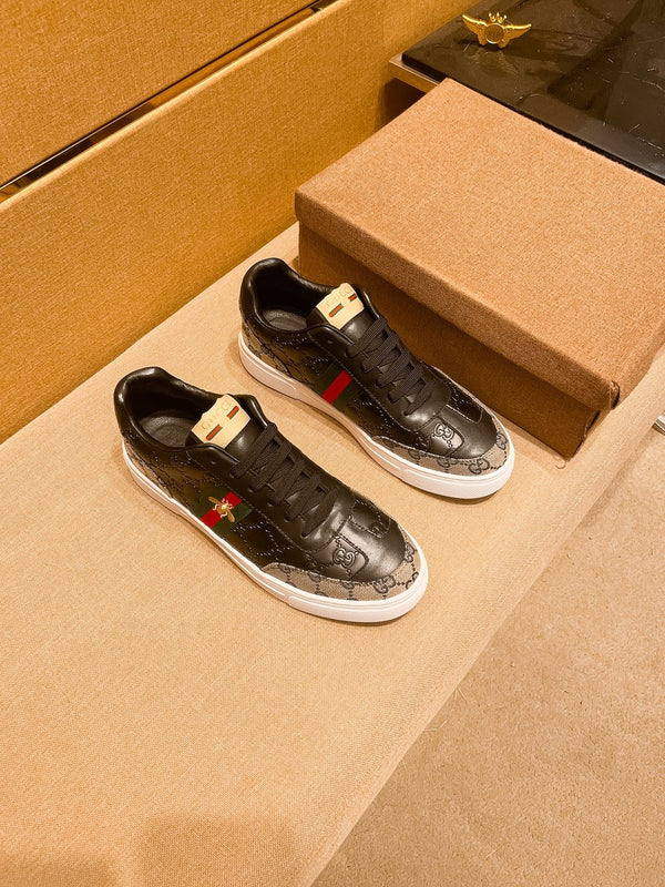 Sneaker GG ACE da uomo in pelle di vacchetta nera 473312