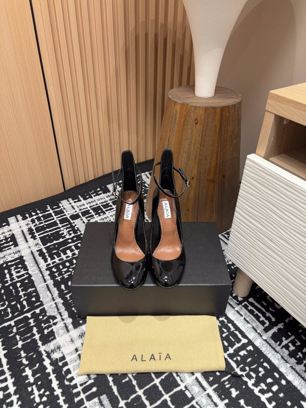 Alaia Decollete Pumps 105mm In Black Glossy Cowhide 121909