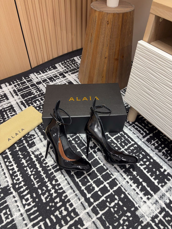 Alaia Decollete Pumps 105mm In Black Glossy Cowhide 121909