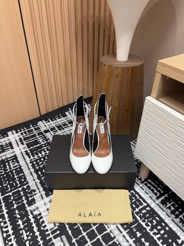 Alaia Decollete Pumps 105mm In White Glossy Cowhide 121910