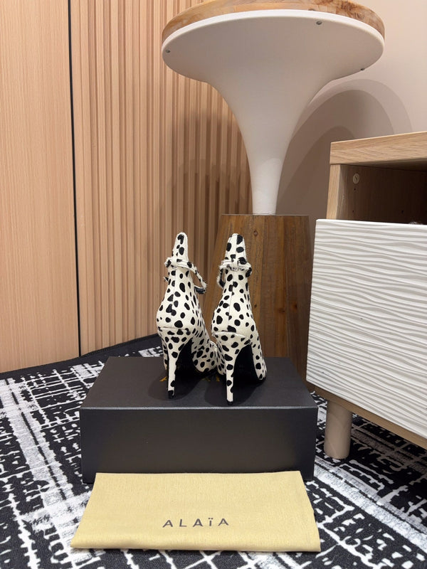 Alaia Decollete Pumps 105mm In White Black Cowhide 121913