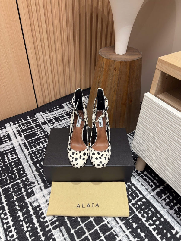 Alaia Decollete Pumps 105mm In White Black Cowhide 121913
