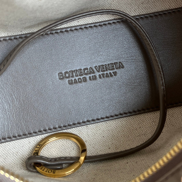 BV Loop Top Handle 19cm Brown Lambskin