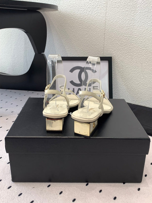 Sandalo CC in pelle di agnello bianca 147089