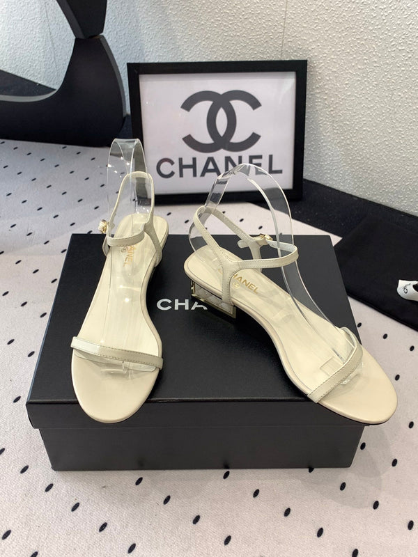 Sandalo CC in pelle di agnello bianca 147089