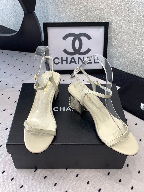 Sandalo CC in pelle di agnello bianca 147093