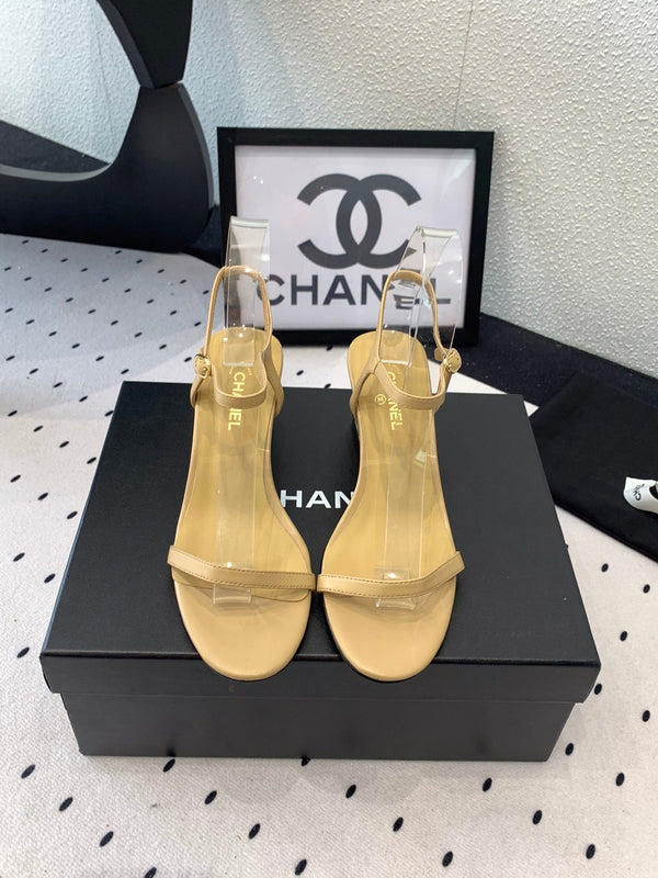 Sandalo CC in pelle di agnello beige scuro 147094