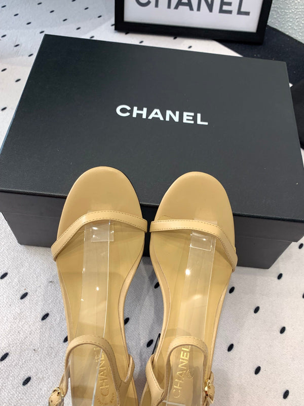 Sandalo CC in pelle di agnello beige scuro 147094