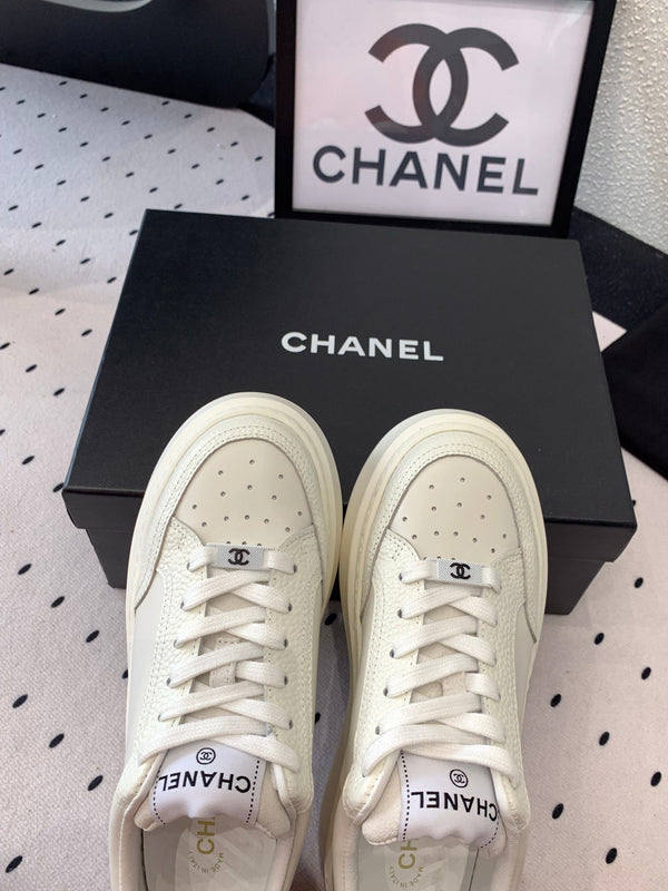 CC Sneaker In White Cowhide 147103