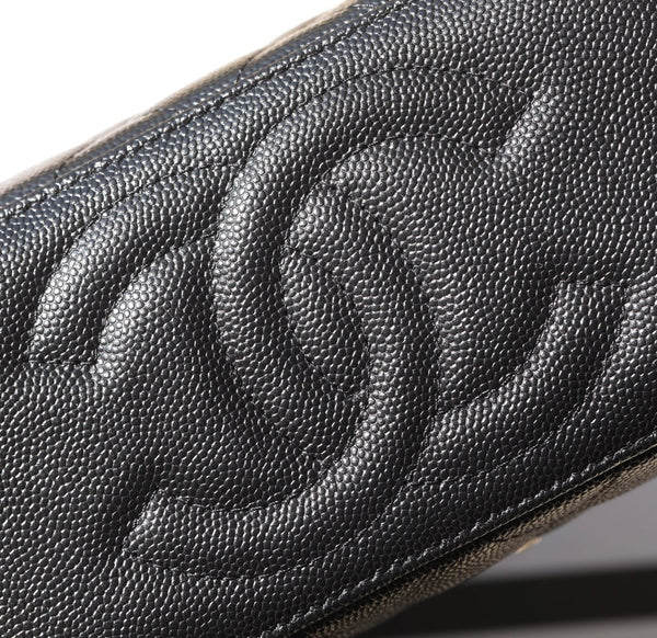 CC 25C Vanity 17cm Pelle di vitello grana nera