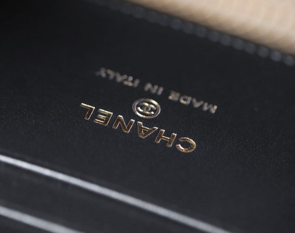 CC 25C Vanity 17cm Pelle di vitello grana nera