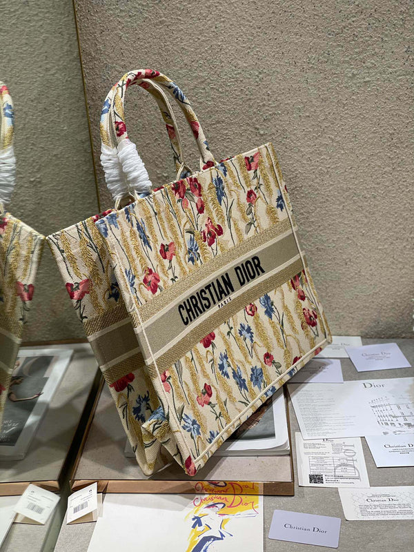 Borsa in tela CD Hibiscus Book Tote da 42 cm 336576