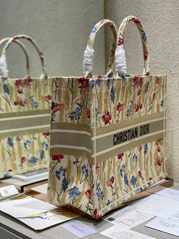 Borsa in tela CD Hibiscus Book Tote da 42 cm 336576