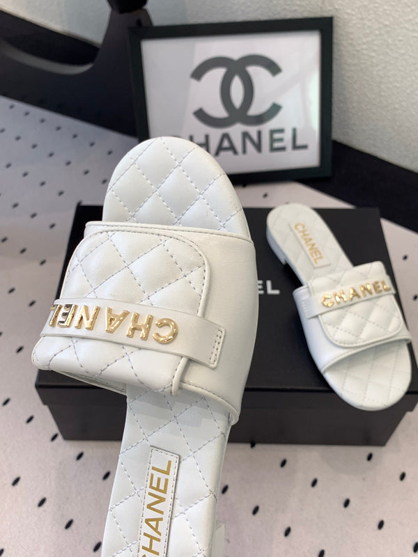 Ciabatte CC in pelle di vacchetta trapuntata bianca 147028