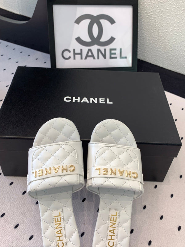 Ciabatte CC in pelle di vacchetta trapuntata bianca 147028