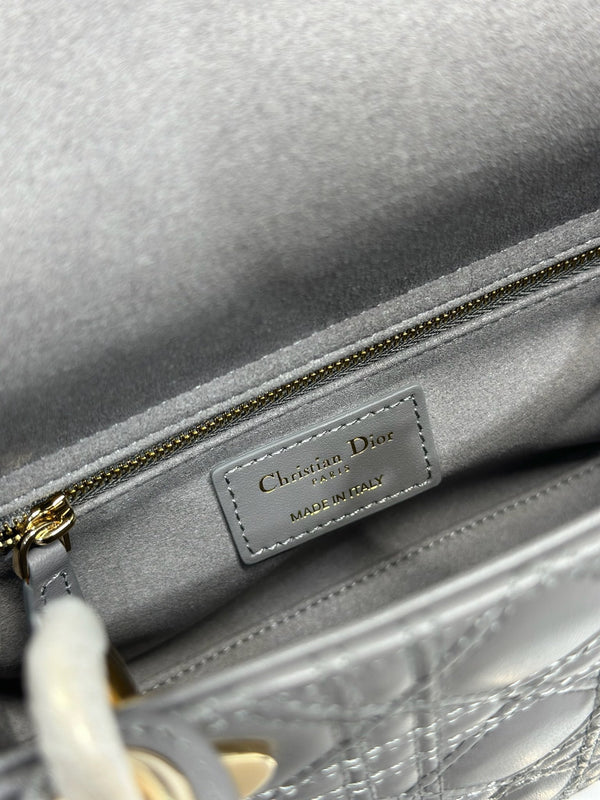 Sac CD Lady Dior en agneau gris