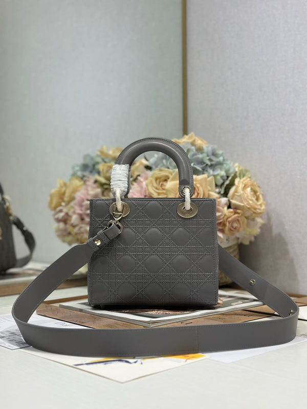 Sac CD Lady Dior en agneau gris