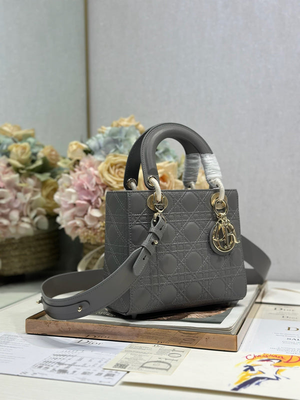 Sac CD Lady Dior en agneau gris