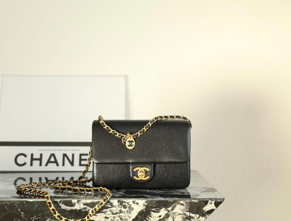CC 24K Flap Bag 18cm Black Grained Calfskin Gold Hardware