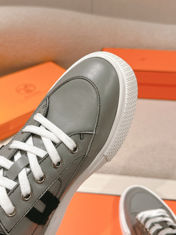 HM Baskets 25ss en cuir de vachette gris foncé 577534