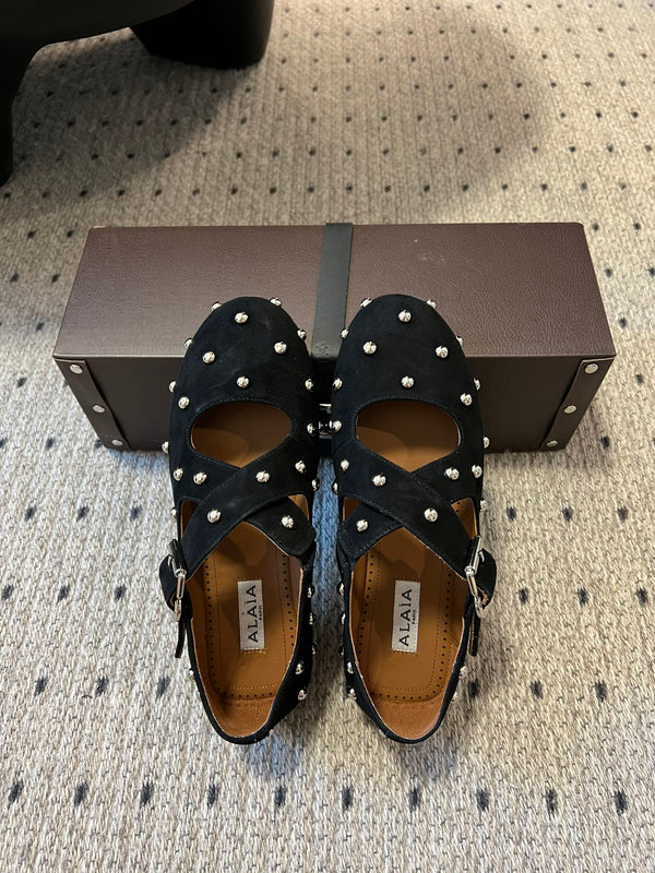 Alaia 25 Criss Cross con borchie Ballerine in pelle scamosciata nera di pecora 303693