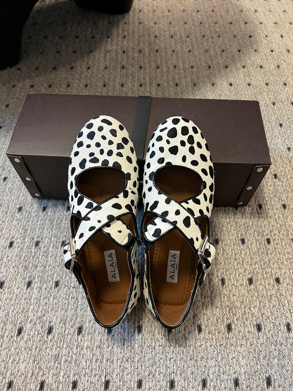 Alaia 25 Criss Cross With Stud Ballet Flats Black White Suede Sheepskin 303694
