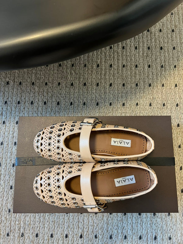 Alaia 25 Vienne With Eyelets Ballet Flats Nude Lambskin 303718