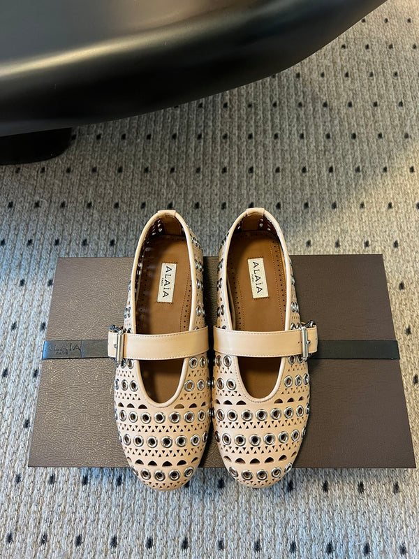 Alaia 25 Vienne With Eyelets Ballet Flats Nude Lambskin 303718