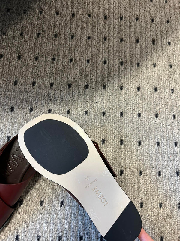 PETAL BELT FLAT SANDAL IN SANGRIA RED CALFSKIN