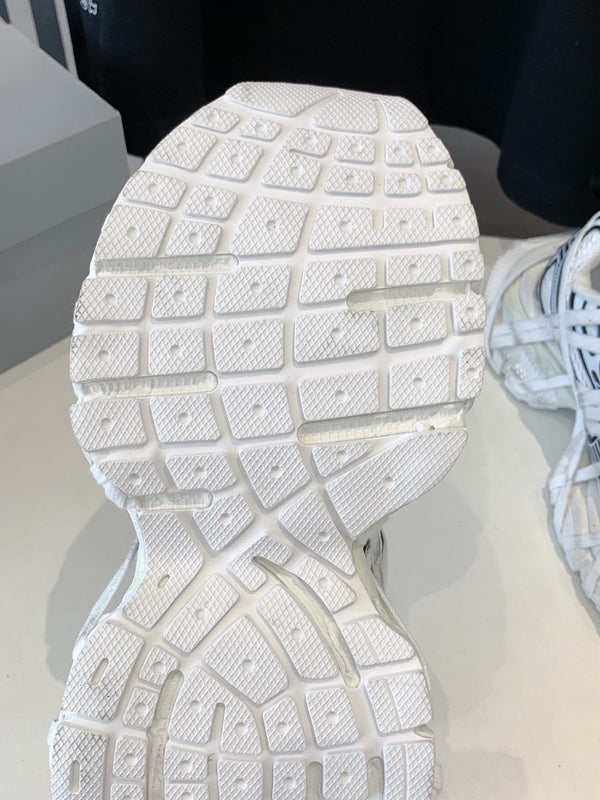 3XL EXTREME LACE SNEAKER WHITE AND SILVER