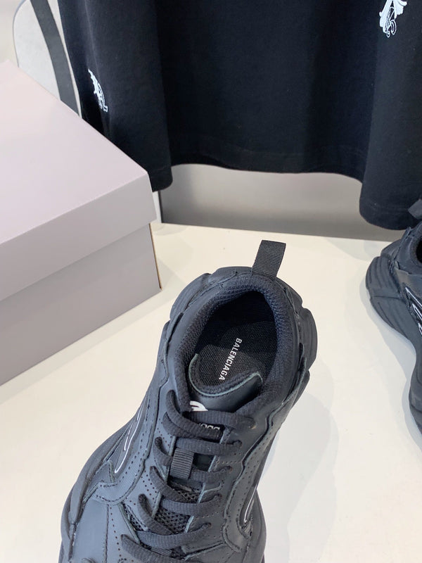 MONDAY SHOE IN BLACK COWSKIN AND POLYESTER