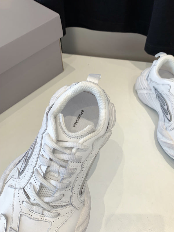 MONDAY SHOE IN WHITE COWSKIN AND POLYESTER