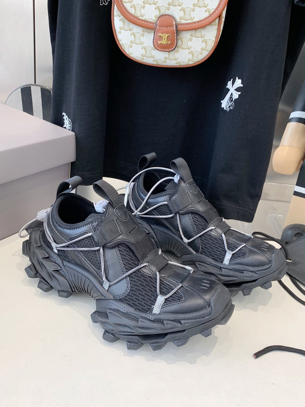 HIKE SNEAKER IN BLACK MESH, POLYURETHANE AND POLYESTER