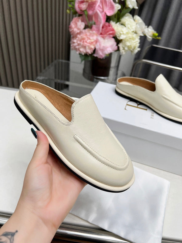 The Row Classic Loafers In Cream Calfskin 455032