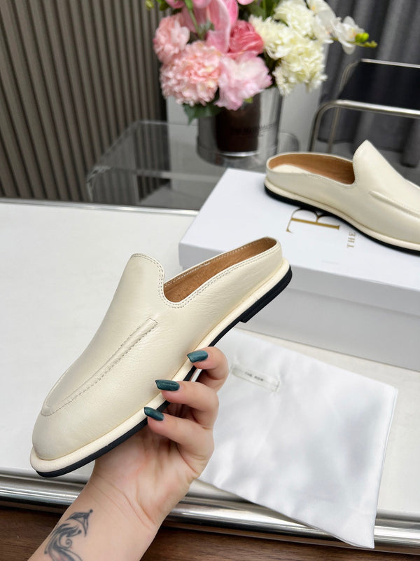 The Row Classic Loafers In Cream Calfskin 455032