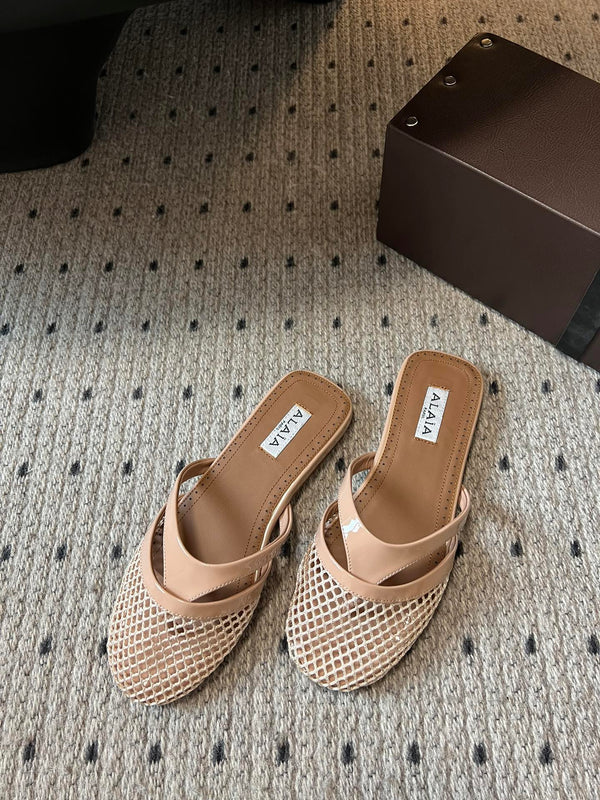 Alaia 25 Infradito Fishnet Flat Mules Nude Lampskin 303707