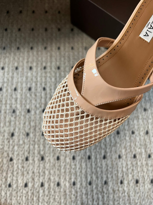 Alaia 25 Infradito Fishnet Flat Mules Nude Lampskin 303707
