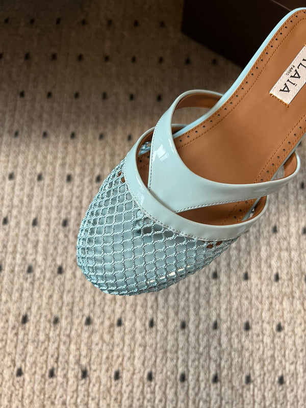 Alaia 25 Infradito Fishnet Flat Mules Lagoon Green Lampskin 303711