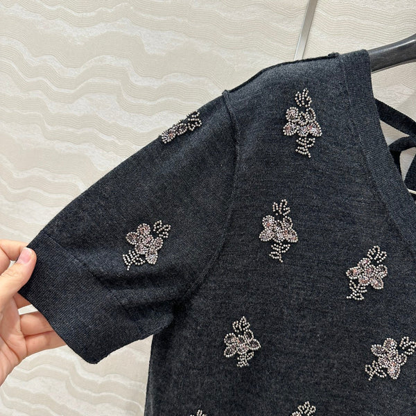 Fendi Beaded Flower V-neck Knitted Small Top Black Gray Wool