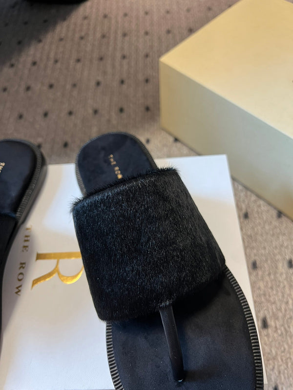 Signum Flat Sandal in Black Sheepskin And Horse Hair 282424