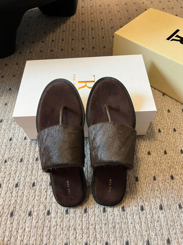 Signum Flat Sandal in Chocoldate Sheepskin And Horse Hair 282425