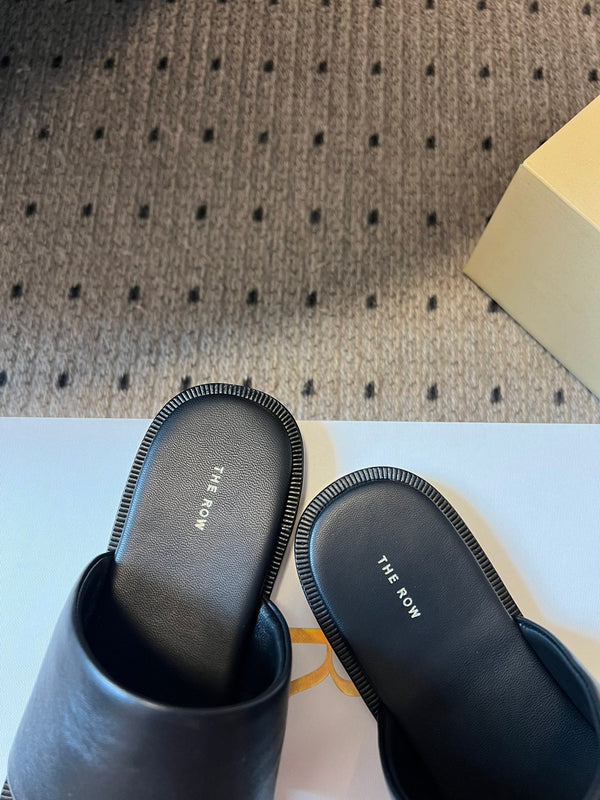 Sandalo piatto Signum in pelle di pecora nera 282427