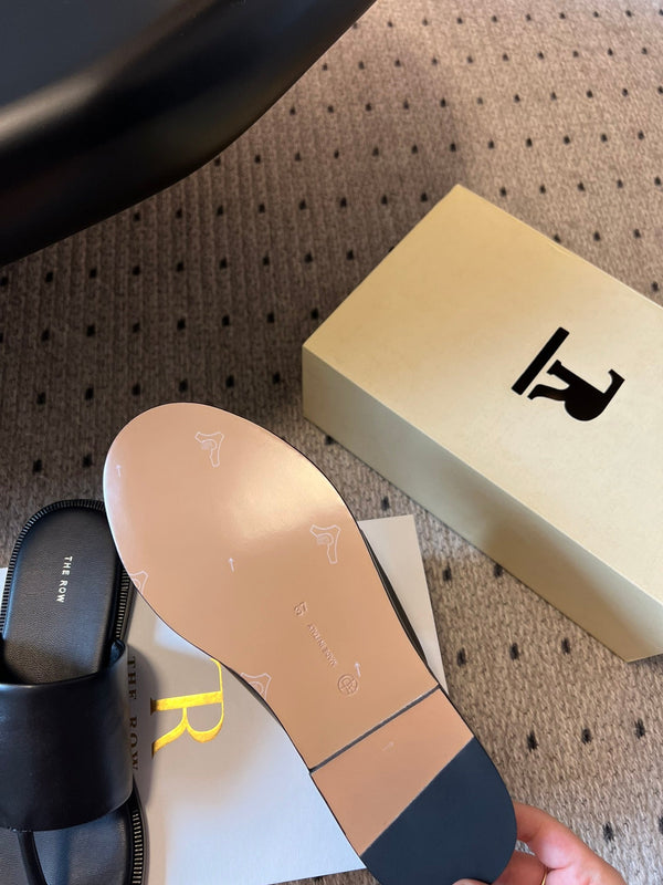 Sandalo piatto Signum in pelle di pecora nera 282427